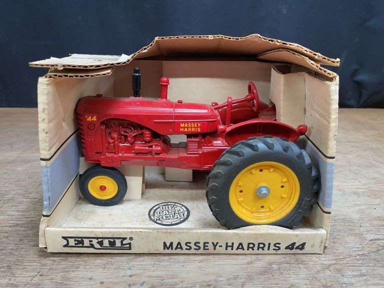1/16 MH 44 NIB Ertl image