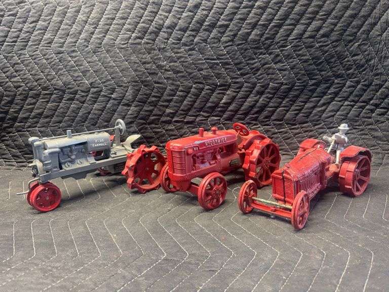 (3) 1/16 International Harvester Old Threshers Reunion from Mt. Pleasant, Iowa Models image