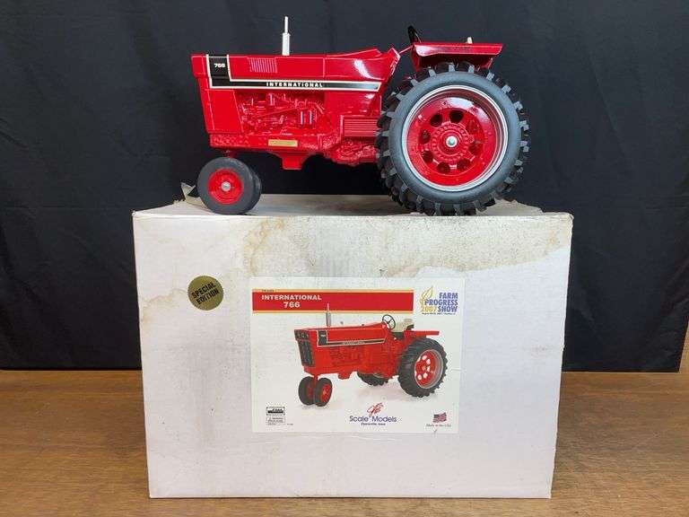 1/8 IH 766 2007 FPS NIB SM image