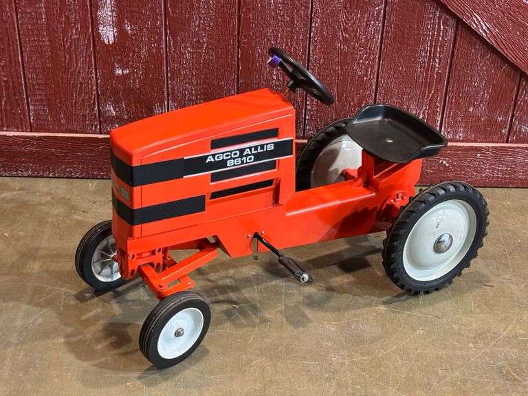 AGCO Allis 8610 Pedal Tractor Scale Models image