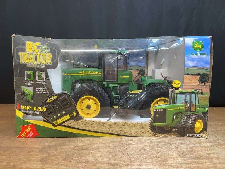 1/16 John Deere 9520 RC NIB Ertl image