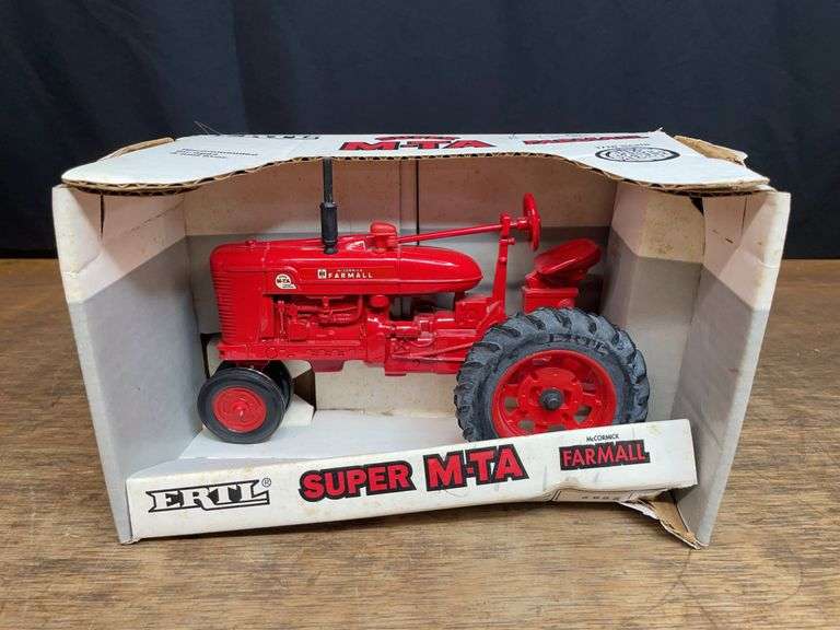 1/16 Farmall Super M-TA NIB Ertl image