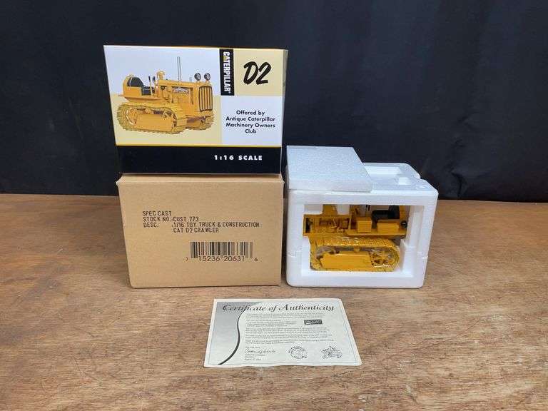 1/16 Caterpillar D2 Crawler 2003 NTTC NIB SC image