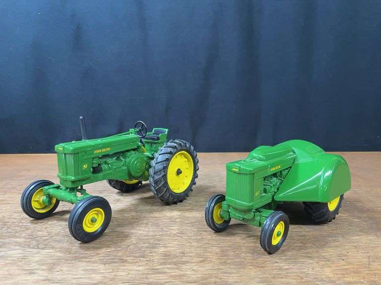 (2) 1/16 John Deere 70 + 60 Orchard Ertl image