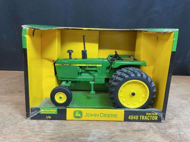 1/16 John Deere 4040 NIB Ertl image