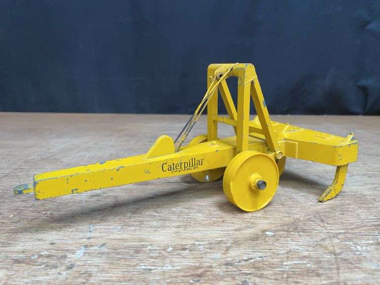 1/24 scale Caterpillar Ripper Reuhl image