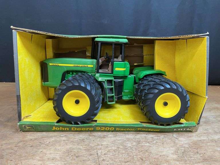 1/16 John Deere 9200 NIB Ertl image
