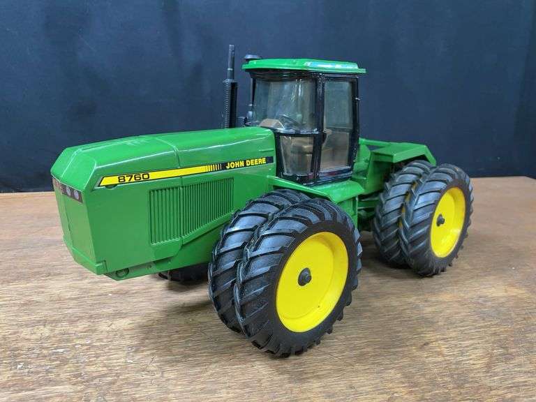 1/16 John Deere 8760 Collector Ertl image