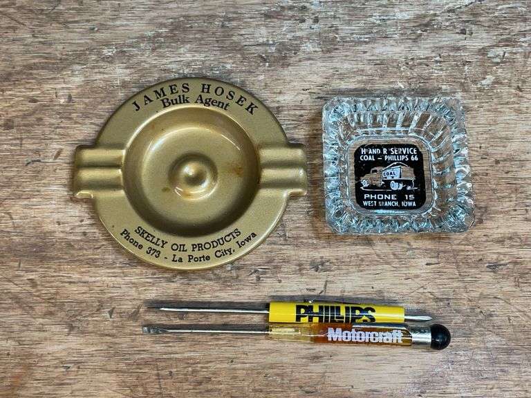 (4) Ashtrays + Screwdrivers image