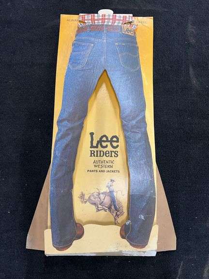 Lee Riders Display image