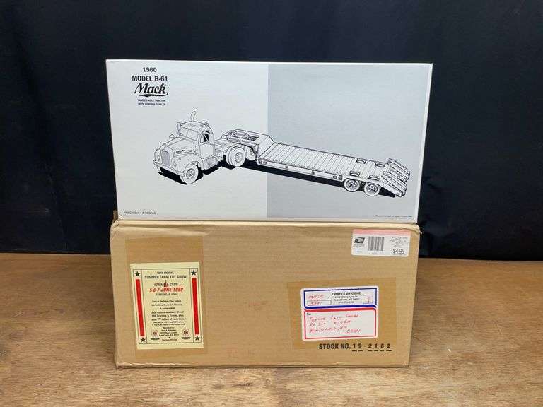 1/34 IH Mack B-61 Lowboy 1998 SFTS NIB 1st Gear image