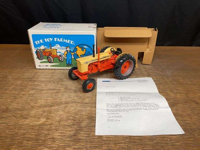 1/16 Case 800 1990 NFTS NIB Ertl image