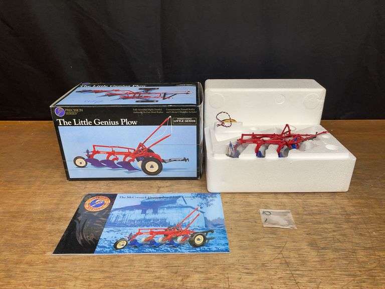 1/16 McCormick-Deering Little Genius Plow Precision NIB Ertl image