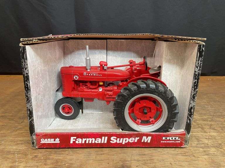 1/16 Farmall Super M NIB Ertl image