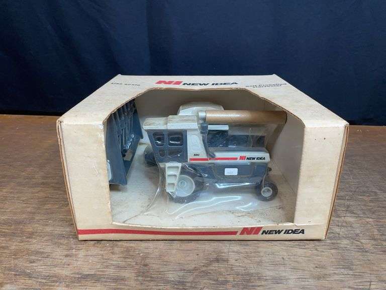 1/32 New Idea 800C Combine NIB SM image