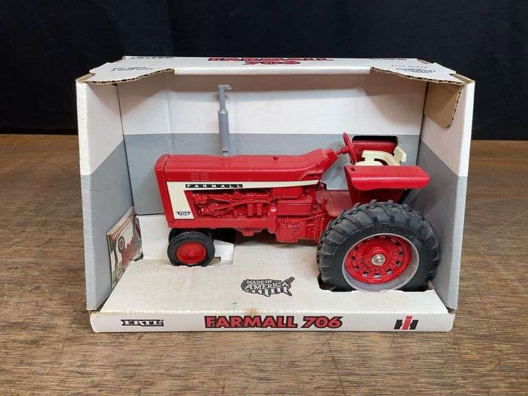 1/16 Farmall 706 NIB Ertl image