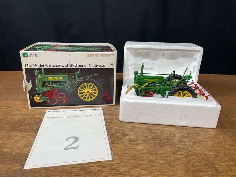 1/16 John Deere A w/Cultivators Precision NIB Ertl image
