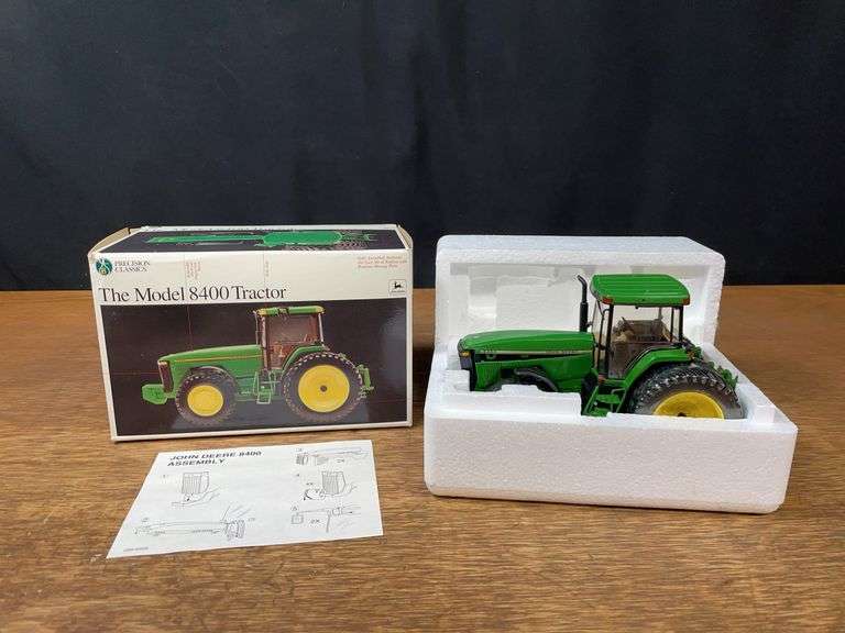 1/32 John Deere 8400 Precision NIB Ertl image