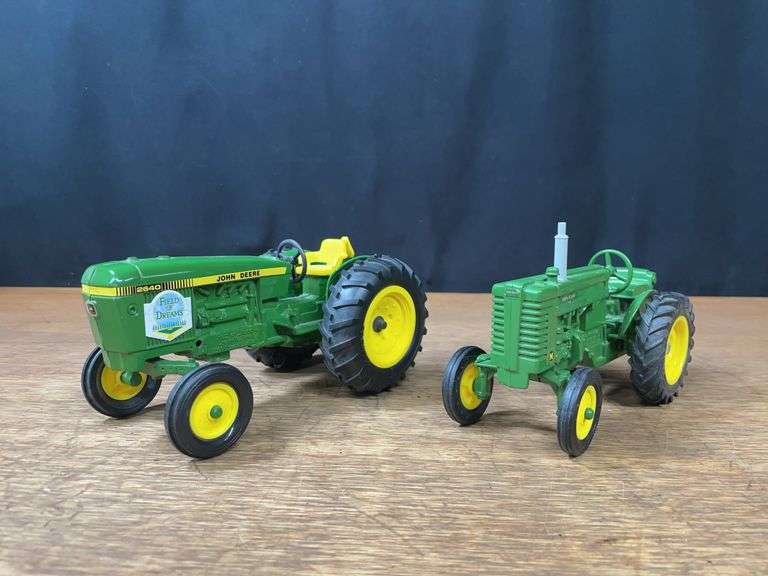 (2) 1/16 John Deere M + 2640 Ertl image