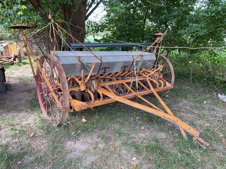 Minneapolis Moline 8ft Grain Drill image