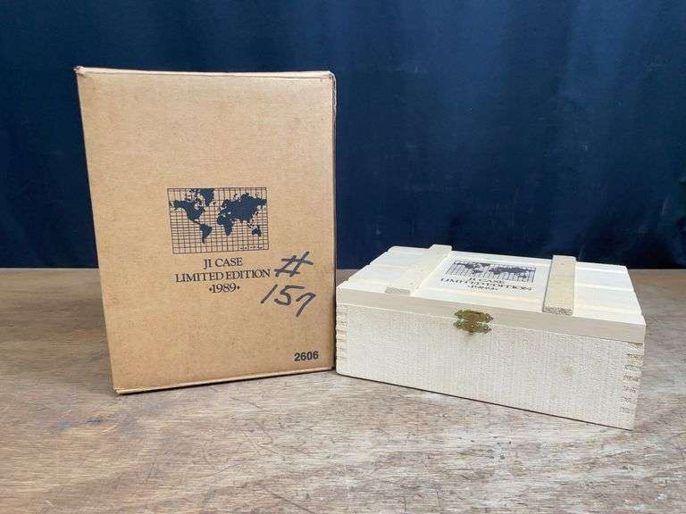 1/43 Case-IH 1989 Limited Edition Set NIB Ertl image