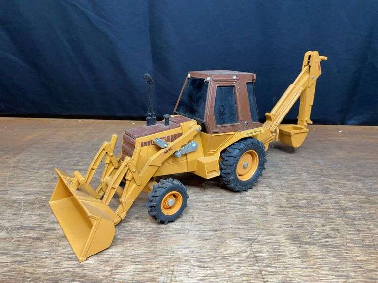 1/16 Case 580E Backhoe Ertl image