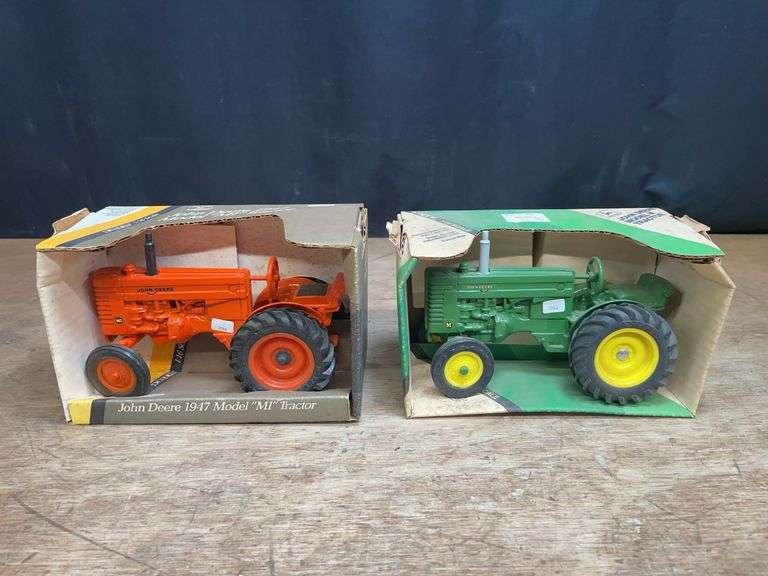 (2) 1/16 John Deere M + MI NIB Ertl image