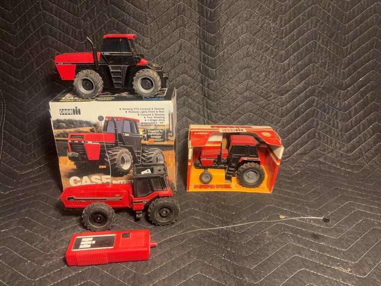 (3) 1/32 Case International Moving Tractors Ertl image