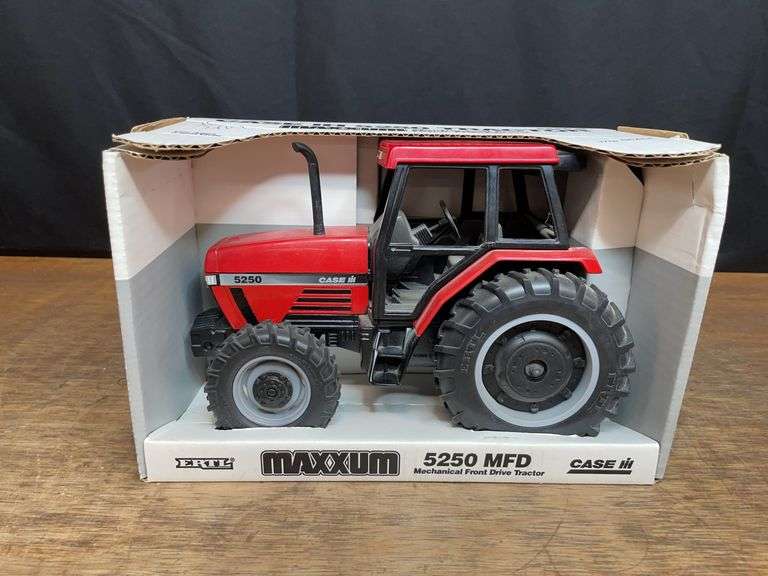 1/16 Case-IH Maxxum 5250 NIB Ertl image