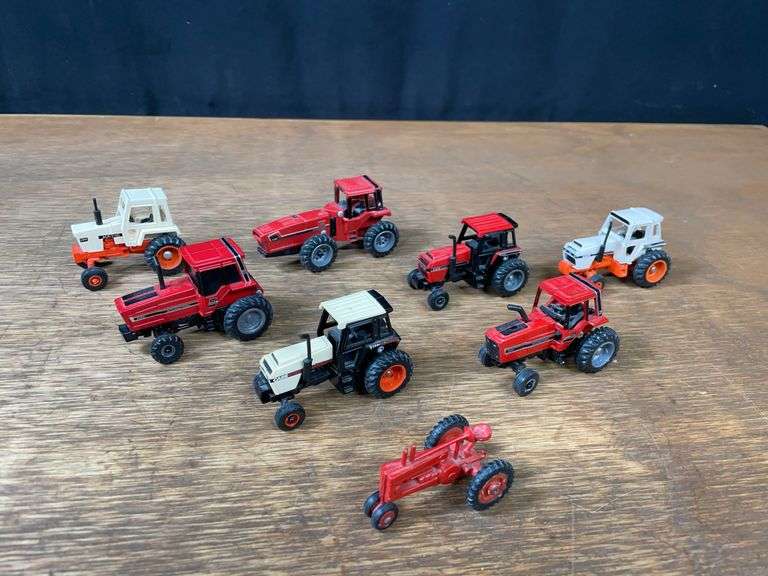 (8) 1/64 IH, Case, Case-IH Tractors image