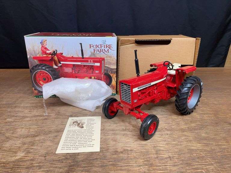 1/16 IH 826 Fox Fire Farm NIB Ertl image