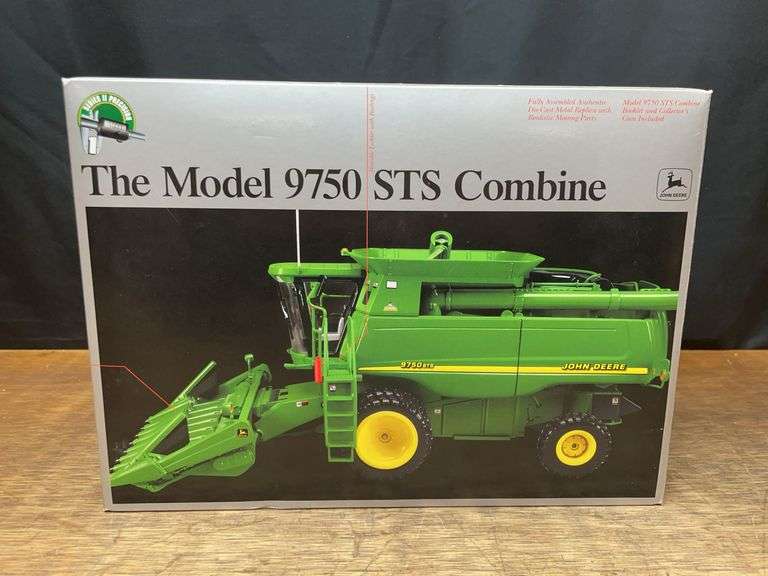 1/32 John Deere 9750 Combine Precision NIB Ertl image