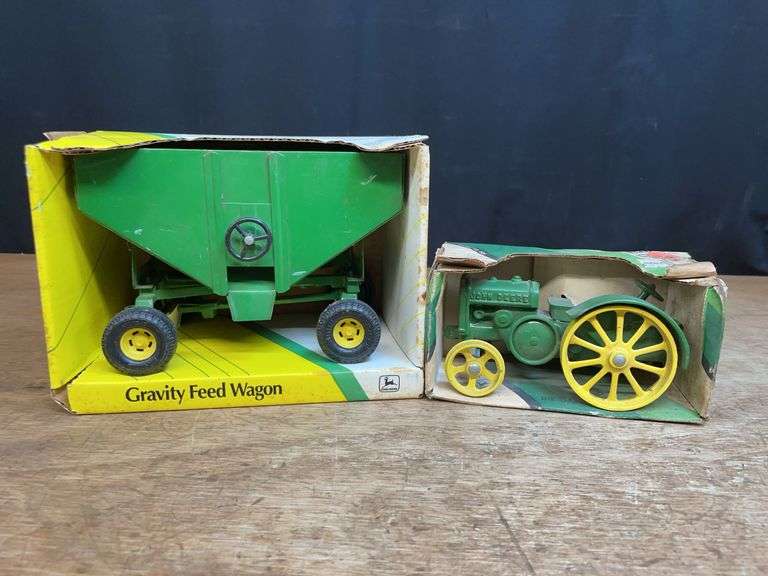 (2) 1/16 John Deere D + Gravity Wagon NIB Ertl image