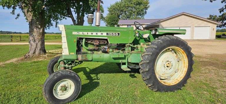 Oliver 1555 Gas image