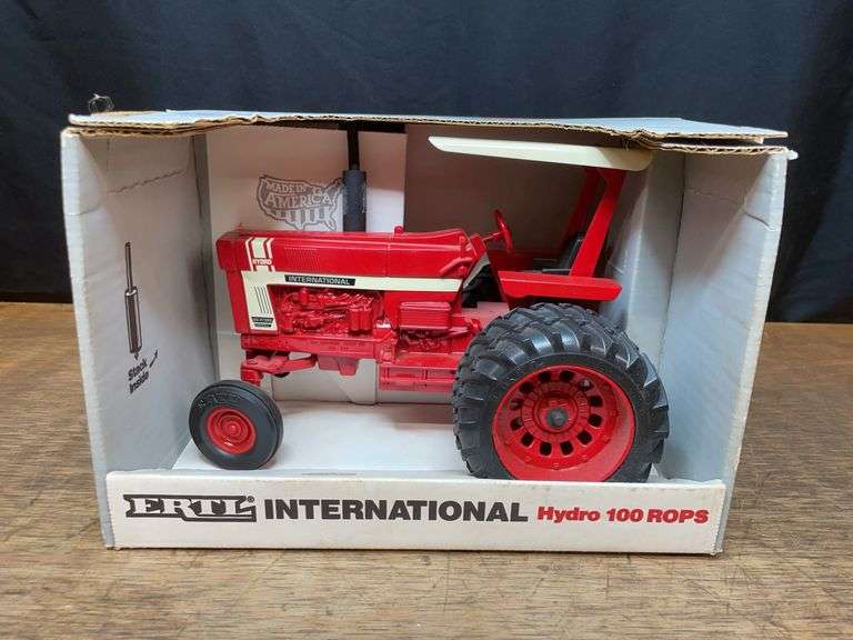 1/16 IH Hydro 100 NIB Ertl image