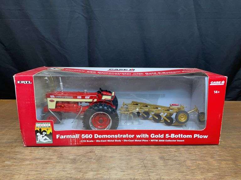 1/16 Farmall 560 Demonstrator w/Plow 2008 NFTM NIB Ertl image