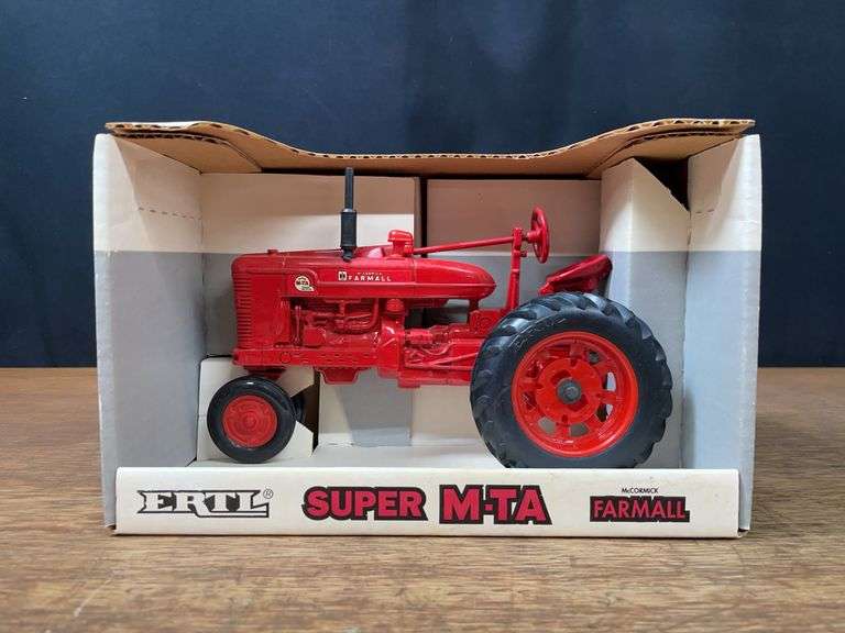 1/16 Farmall Super M-TA NIB Ertl image