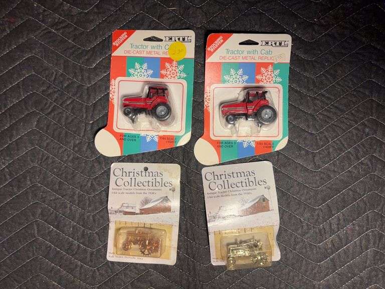 (4) 1/64 International Harvester Christmas Toys image