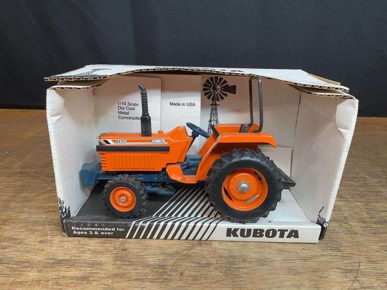 1/16 Kubota L2850 NIB SM image