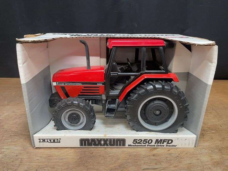 1/16 Case-IH Maxxum 5250 NIB Ertl image
