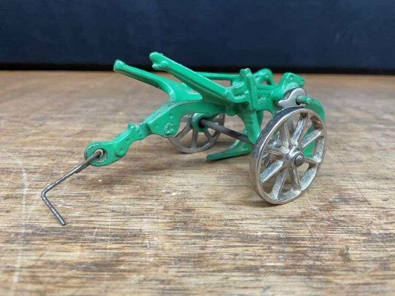 1/16 Oliver Plow Arcade image