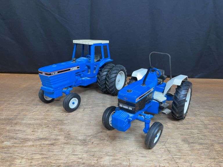 (2) 1/16 Ford TW-25 + 8340 image