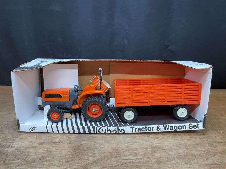 1/16 Kubota Tractor + Wagon Set NIB SM image