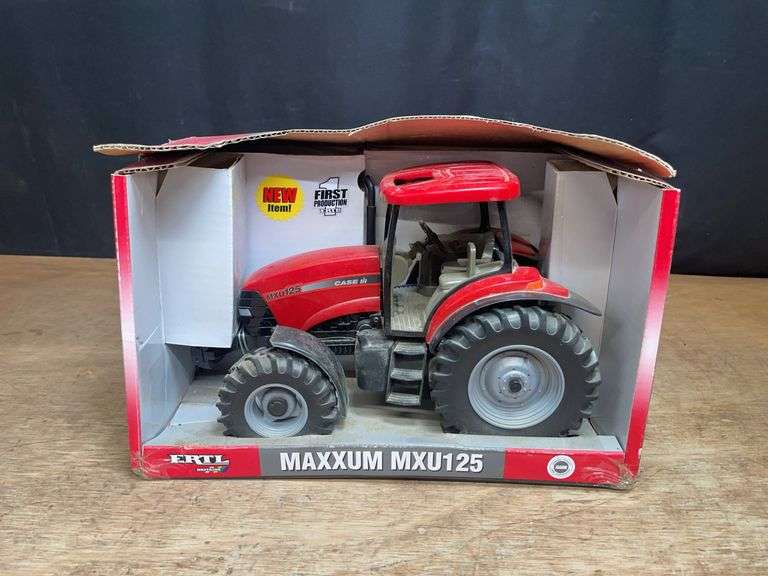 1/16 Case-IH Maxxum MXU125 NIB Ertl image