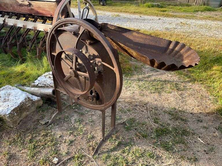 Corn Sheller image