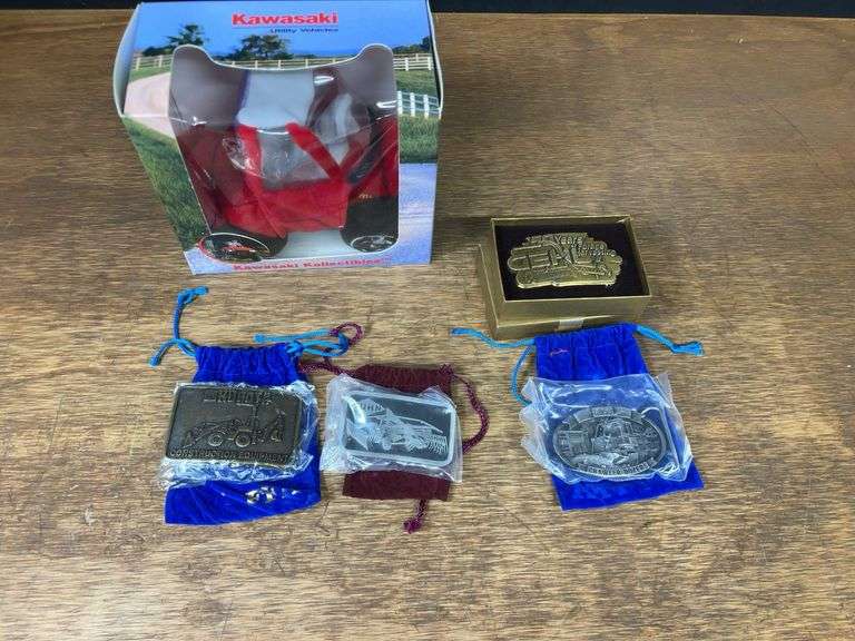 (5) Belt Buckles + Stuffed Toy image