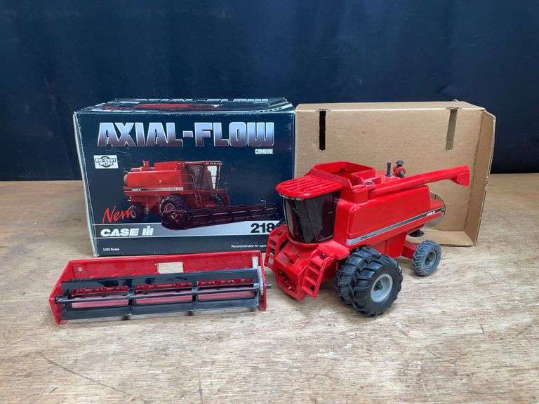 1/32 Case-IH 2188 Combine NIB Ertl image