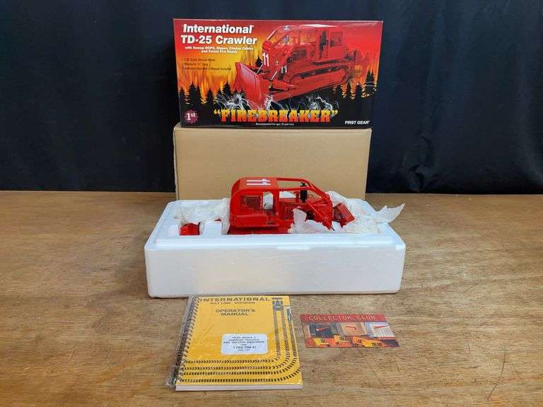 1/25 IH TD-25 Crawler Firebreaker NIB 1st Gear image