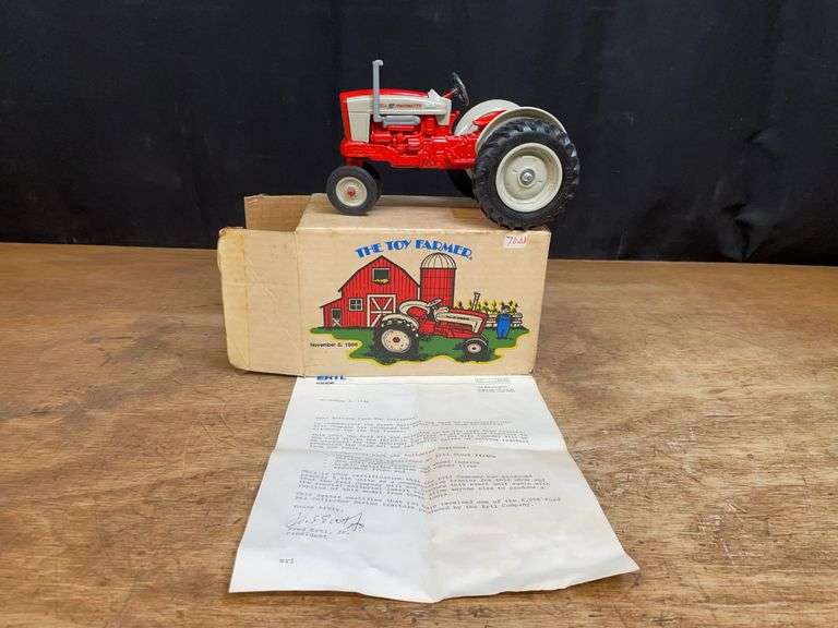 1/16 Ford 961 1986 NFTS NIB Ertl image