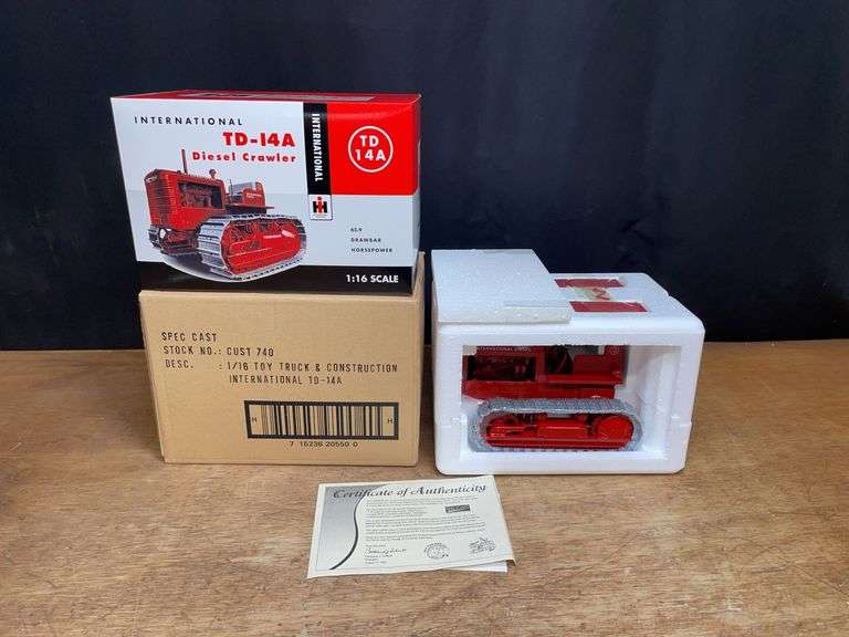 1/16 IH TD-14A Crawler 2002 NTTC NIB SC image